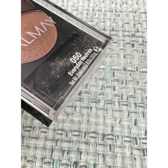 NEW Almay Shadow Trios Eyeshadow #050 Everyday Neutrals Browns - Picture 2 of 2